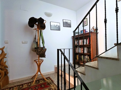 0584, Orgiva. Bright three-bedroom apartment